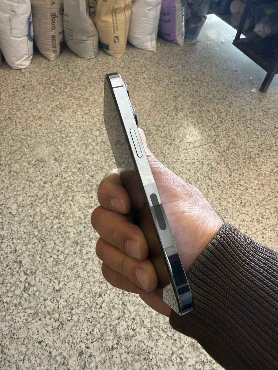 السلام عليكم ايفون ١٣برو للبيع جهاز مكفول بطاريته مرفوعه 92جهاز نضيف امريكي للبيع او مراوس بدراجه رقمي ***********مكاني حله ابو غرق
