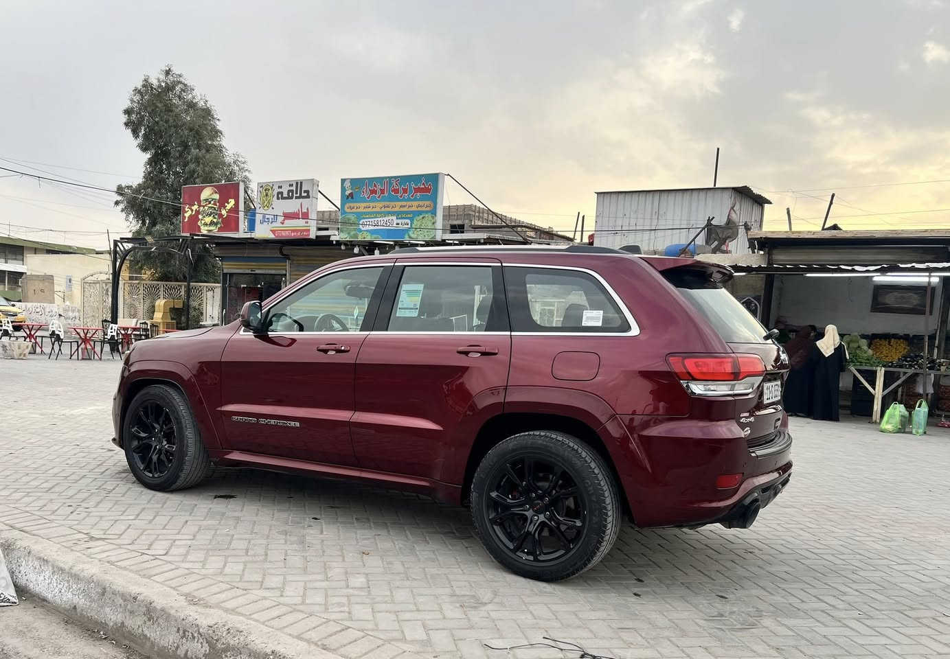 جيب شيروكي 
مديل 2020. ارباك السياره كله سليم
لون ماروني 
عليها ويل SRT رياضي
بصمة +بصمة ابواب 
رادار  خلفي  جانبي 
شاشة 
كامرة دوارة 
حساسات 
ايكو 
سبورت حلبات 
كرسي كهربائي
نضام A إطفاء ذاتي 
وبعد بيها مواصفات
السيارة بسمي ههزة جديدة رقم جديد 
صور امريكى موجود وي الصور 
مكاني بغداد  بلديات 
سعرها 195 ورقة وبيها مجال قليل نازل بسعرها اريد ابيع الموشراي رجاء لا يتصل
*********** اتصال او واتساب
