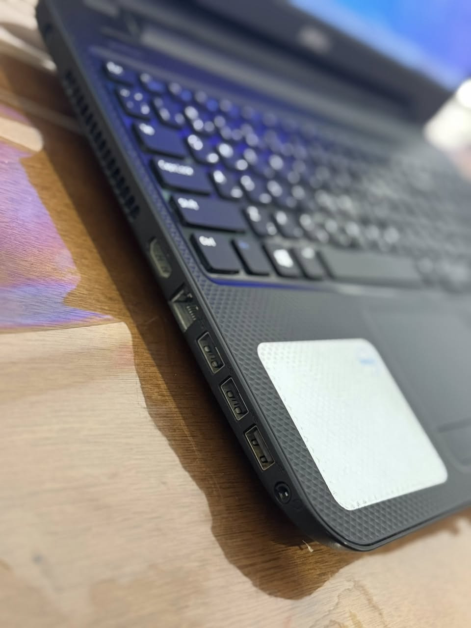 السلام عليكم 
لابتوب للبيع 
استخدام شخصي  هارد. ٥٠٠  نضيفة  
وسريعة ومرتبة وكل برامج بيها 
السعر. ١٢٠ 
عنواني كرادة. او زيونة 
***********
