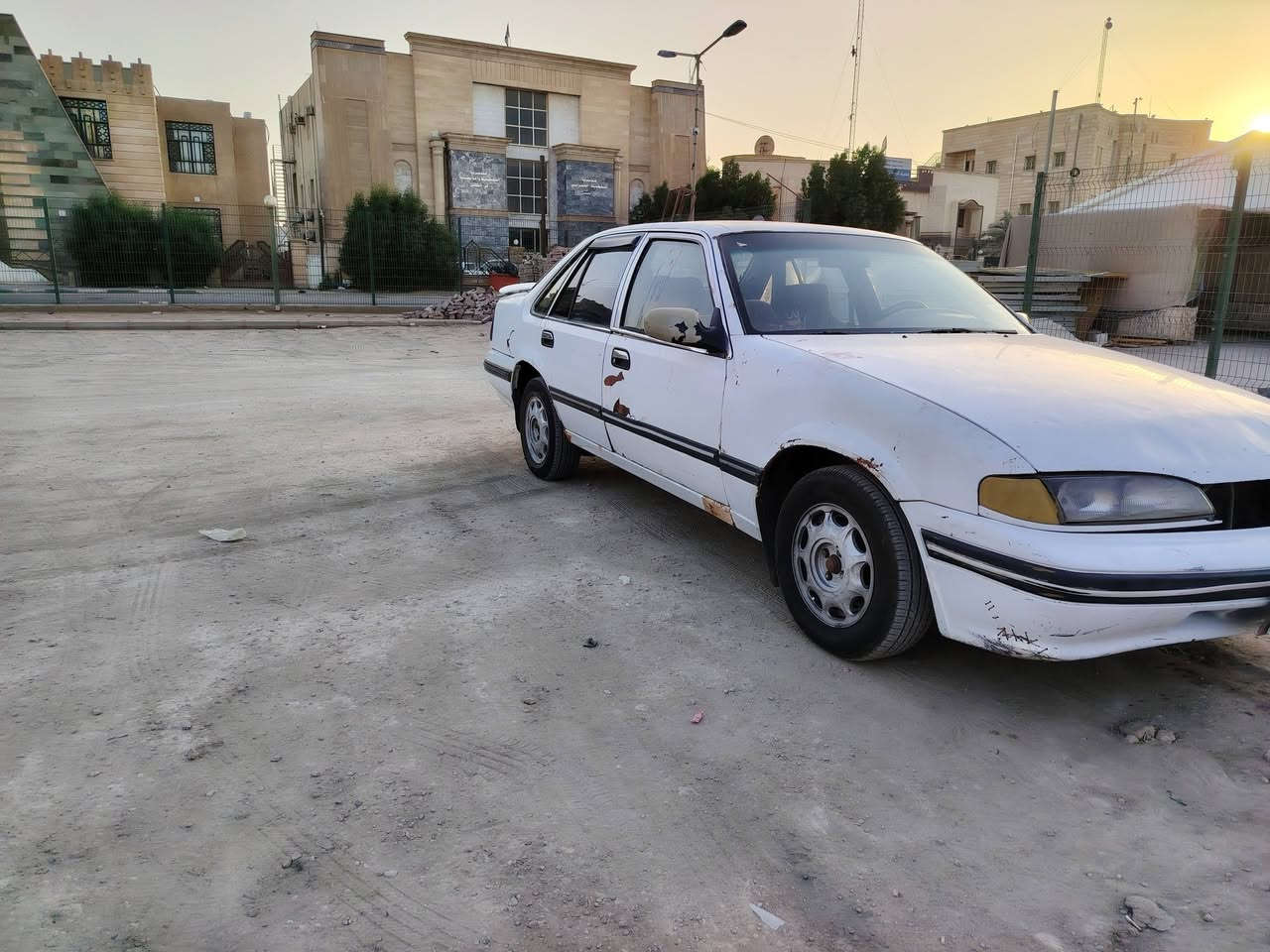 السلام عليكم دايو برنس ١٩٩٥ للبيع أو مراوس رقم مثنى ألماني السياره جاهزه من كير أو محرك أو كهربائيات كير أوتو راعيها يريد مداور موجود بسماوه السنويه ساقطه من ٢٠١٩ عليها غرامه ١٠٠ الف على راعيها بيها نقوصات بسيطة 
السعر (30) أو بيها مجال 
***********
