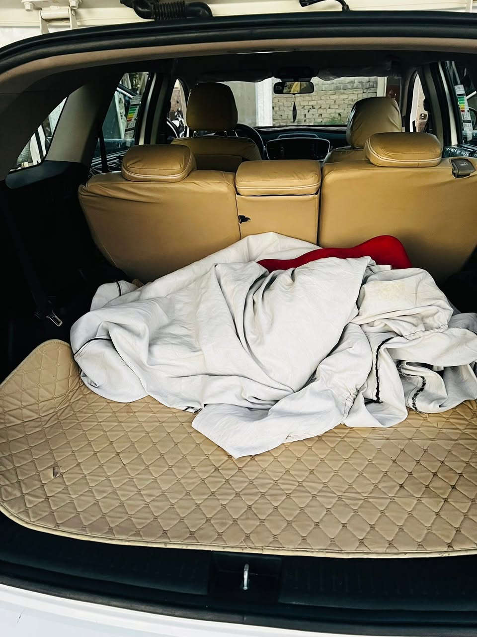 سورنتو موديل 2020مكفوله خليجي فول مواصفات ماعدا بنورما ماشيه 88حقيقي مكفوله من ضرب او حادث فقط كازكت مصلح شرط اغراض وكالة من الشركه الرسميه محرك 6سلندر  بيع فقط للاستفسار اتصل  على الرقم ***********
