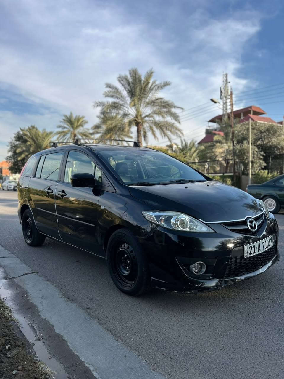 مازدة زوم 5 2008 
كير ومكينة خير من الله 
صدر تبريد تايرات كلها جاهزة 
السيارة حادثها جاملغات سرقة 
فتحة بيها قطنتين صبغ كهربائيات كلها بلادية 
السيارة جاهزة من كلشي  
رقم سليمانية بسمي تريد وكالة تحويل 
السعر 76
مكاني بغداد حي الجامعة 
***********
