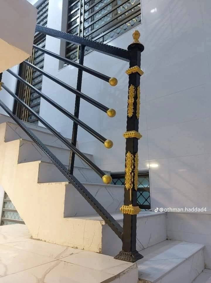 تريد حداد اسطه يسوي كل الموديلات ؟
وصلت عيني 😉
 متجول وصاحب محل للاستفسار اكثر ع الرقم  ***********
