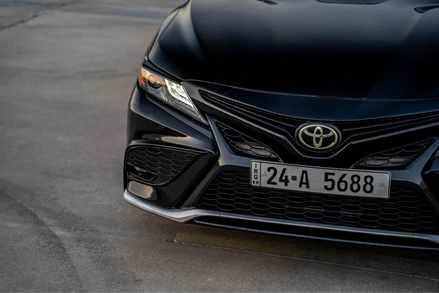 𝐓𝐨𝐲𝐨𝐭𝐚 𝐂𝐚𝐦𝐫𝐲 - 𝐗𝐒𝐄 ( 𝟐𝟎𝟐𝟑 ) 
‎للبيع … تويوتا كامري الموديل : 2023 فوول
‎رقم دهوك رقم سنوي جديد تحويل بشرط 

‎- المحرك 4 سلندر 
‎- گير محرك بشرط 
‎- محرك ما مفتوح بدون اي نواقص

‎- المواصفات … XSE 
‎- شاشة كبيرة لمس
‎- كاميرة
‎- بصمة
‎- بصمة ابواب
‎- پانوراما
‎- بريك كهربائي
‎- دواخل احمر
‎- كشن جلد
‎- كشن هتير
‎- كشن كهربائي
‎- تحكم ستيرن
‎- حساسات امامي
‎- حساسات خلفي
‎- رادار امامي
‎- رادار خلفي
‎- رادار جانبي
‎- شحن لاسلكي موبايل
‎- مانع انزلاق + ABS
‎- منافذ AUX + USB 
‎- تحكم وضعيات القيادة
- ECO+NORMAL+SPORT

‎- ضررها السيارة : 2 قطع 
‎- جملوخ + صندوق صبخ
‎- بدون ايرباكات 
‎- تخم ويل جديد
‎- تخم تايرات جديد
‎- تخم خلفي جديد
‎- تخم امامي جديد
‎- دواخل جديد
‎- بدون مصرف نضافة 100/100
‎- مكان دهوك
‎- للاتصال : 0751.181.65.68 

رقم شاصي 
4T1K61AK8PU779983 دهوك, العراق


**إذا كنت صاحب هذا الإعلان وتريد حذفه لأي سبب، رجاءا أرسل رسالة إلى الدعم الفني**