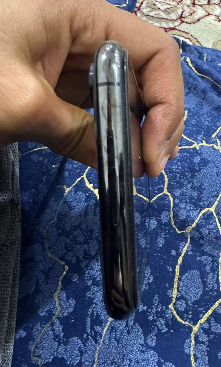 السلام عليكم
ايفون ١١ برو ماكس 
ذاكرة 256 
بطارية 89 تك سيم
السعر 370 وبي مجال 
نضافه فول شرط على الحاسبه مكفول 
تواصل *********** متوفر واتساب وفيس
