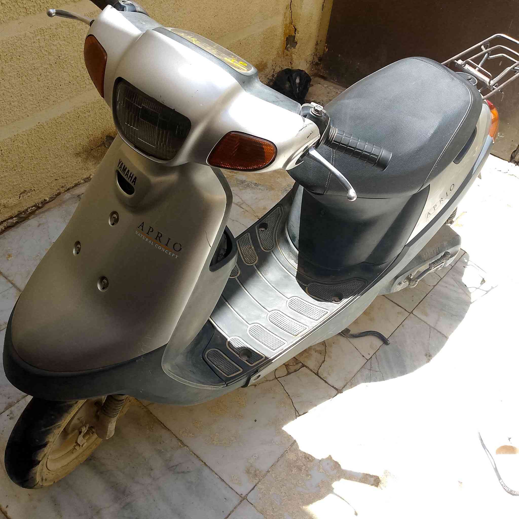 بطة رصاصي صار اقل السنة طالعة من المعرض برغي مامفتوح بيهه بيهه بعض التصليحات الخفيفة الهورن مجاي يشتغل ومبدل صالنصة بس الباقي مكفول السعر 600 وبيهه مجال رقمي ***********
