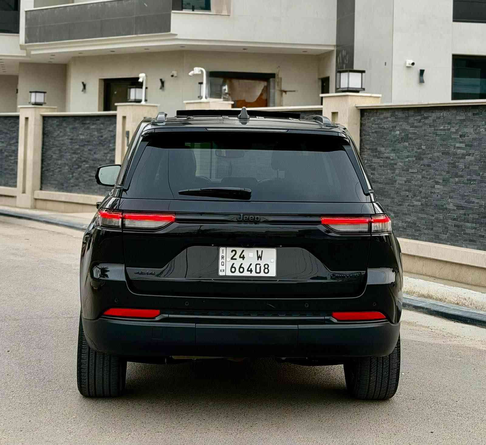 جيب لمتد بلاس بلاك توب 4*4 فور ويل موديل 2024 فول مواصفات 

1.  محرك 6 سلندر 3600 
2. فتحة سقف بانوراما
3. ماشيه 19الف فقط بحالة الزيرو
4. كشن تدفئه امامي
5. كشن تدفئه خلفي 
6. كشن خزن ميموري 
7. كشنات امامي كهرباء
8. درايڤ مود 4 انظمه قياده
9. هيتر ستيرن 
10. صندوق كهرباء
11. شحن واير ليس 
12. كشاف امامي لد بلادي 
13. كشنات جلد وشاموا
14. اوتو هولد
15. اطفاء ذاتي
16. رادار 360 درجه
17. نقطه عمياء
18. حساسات اماميه وخلفيه
19. تحديد مسار 
20. رادار تصادم امامي وخلفي 
21. كامرا خلفيه دواره 
22. گير ماوس 
23. ضرر قطعه صبغ فقط 
24. ايرباك سستم بلادي شركه
25. تحويل مباشر هزه وسنويه جديده
26. العنوان بغداد السيديه
27. للاستفسار  ***********
28.  السعر 308 ورقه طبعاً ماكو هيج سعر ع هاي النظافه والمواصفات بغداد, العراق
