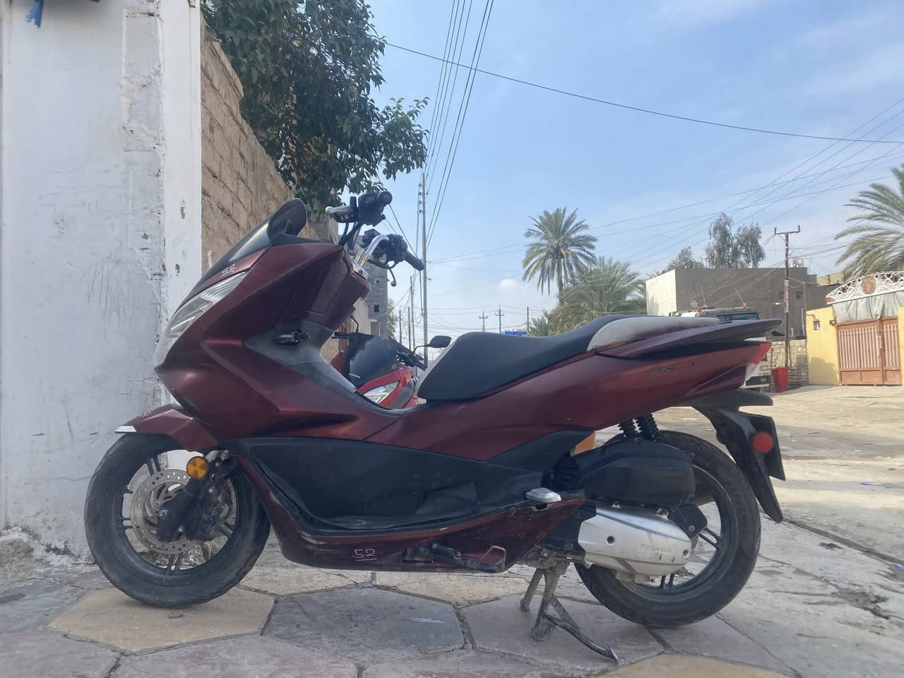 بي سي اكس يابانيه خوان  دراجه حلوه.
ومرتبه مكينه زلال 11 وبيه مجال بصيطط

هـ ***********
