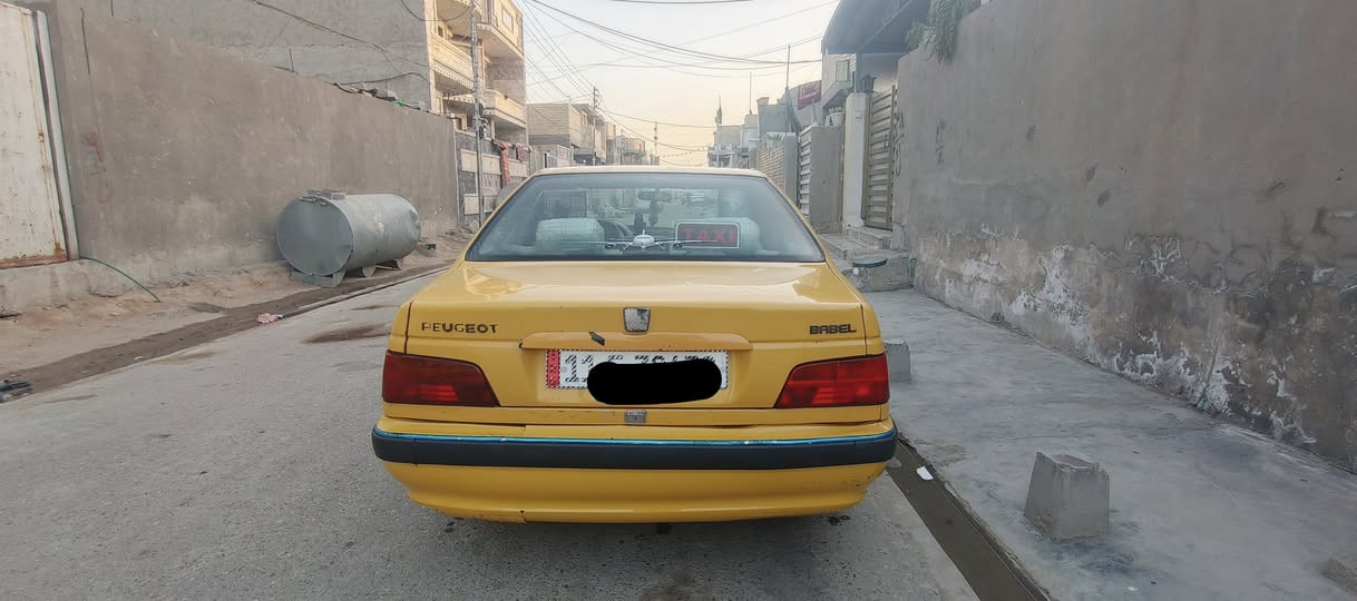 سلام عليك بيجو بارص للبيع
سيارة كفالة ما عدة الباب خلف السايق و جاملغ 
موضح بلصور الباقي كفالة تبريد كشر نعمة 
تخم تاير صارلة شهر من شادة 
السعر 42 الرقم *********** 
بكان بغداد حي النصر
