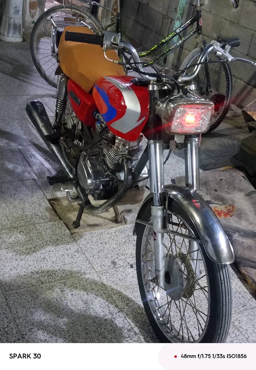 سلام عليكم عاده نشر بسبب الوعود الكاذبة دراجه نامه اصلي دراجه حلوه ونضيفه  مكينه مفتوحه دراجه كله جديد بيه دبلات جددد تانكي جديد بنزات جدد بكلايت جديد رقمي واتساب ***********مكاني بصره الهارثه سعر350 بيه مجال ستوني معمره