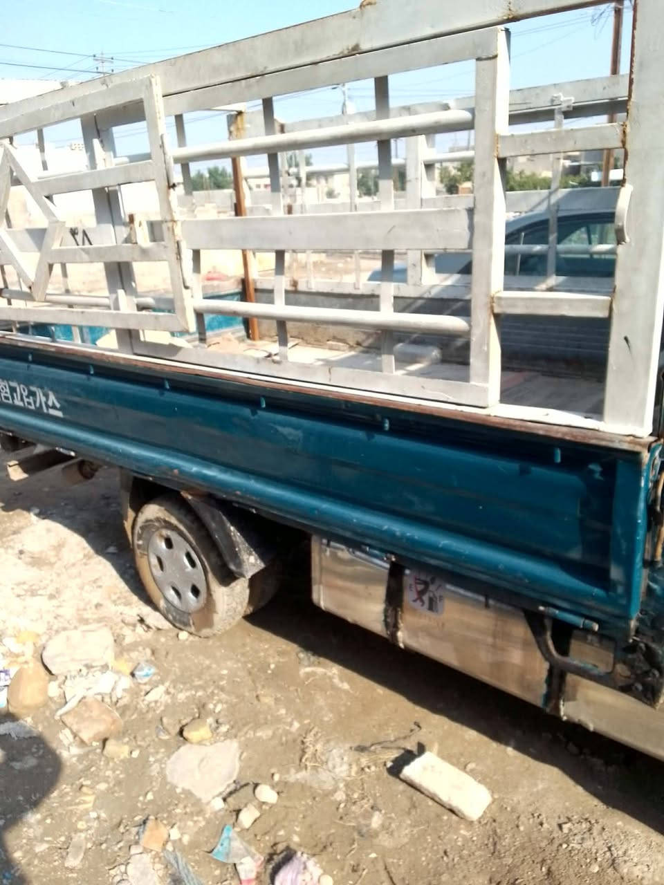 السلام عليكم عندي كيا ام عيون موديل 2001 سياره جاهزه من كل شيء كير ومحرك وشاصي رقمها واسط عنوان باب الحله شارع الطهمازيه رقم الموبايل *********** هذا رقم ***********سعر السياره 68 وبيها مجال
