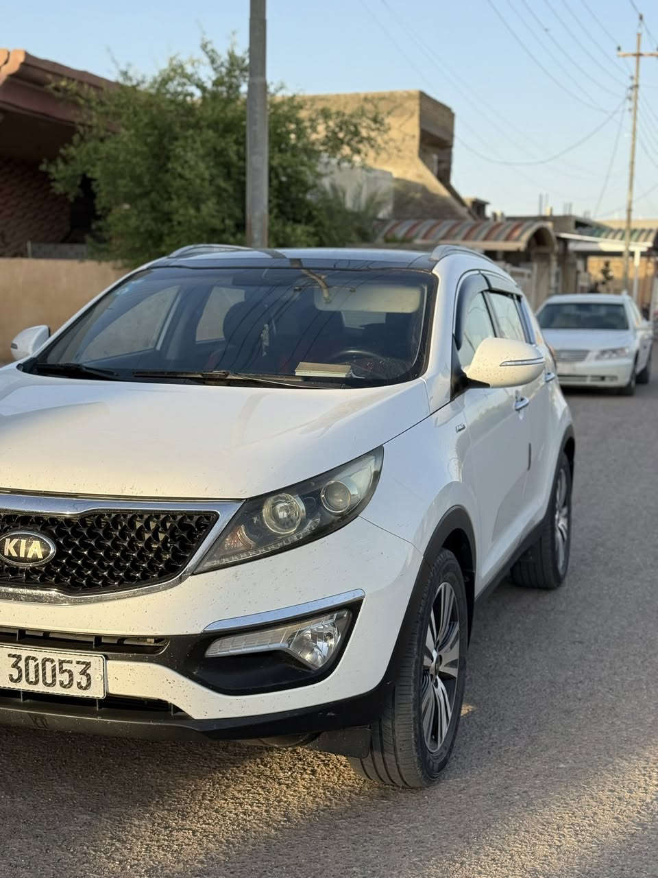 السلام عليكم كيا سبورتج خليجي مديل 14 مكفوله كفاله عامه ماعده رصعات موضحه بصور 
مكينه 2400فول مواصفات  
1بصمه تشغيل
2بانوراما
3مري شفط
4تحكمات ستيرن 
5مانع نزلاق
6شاشه اندرويد اصليه
7كشنات تدفه تبريد
سياره جاهزه كير ومكينه وحداديه وتخم وتاير وتبريد شرط ثلج وبعد بيه مواصفات 
مكان السياره ميسان علي الغربي 
السعر 160وبيه مجال***********
