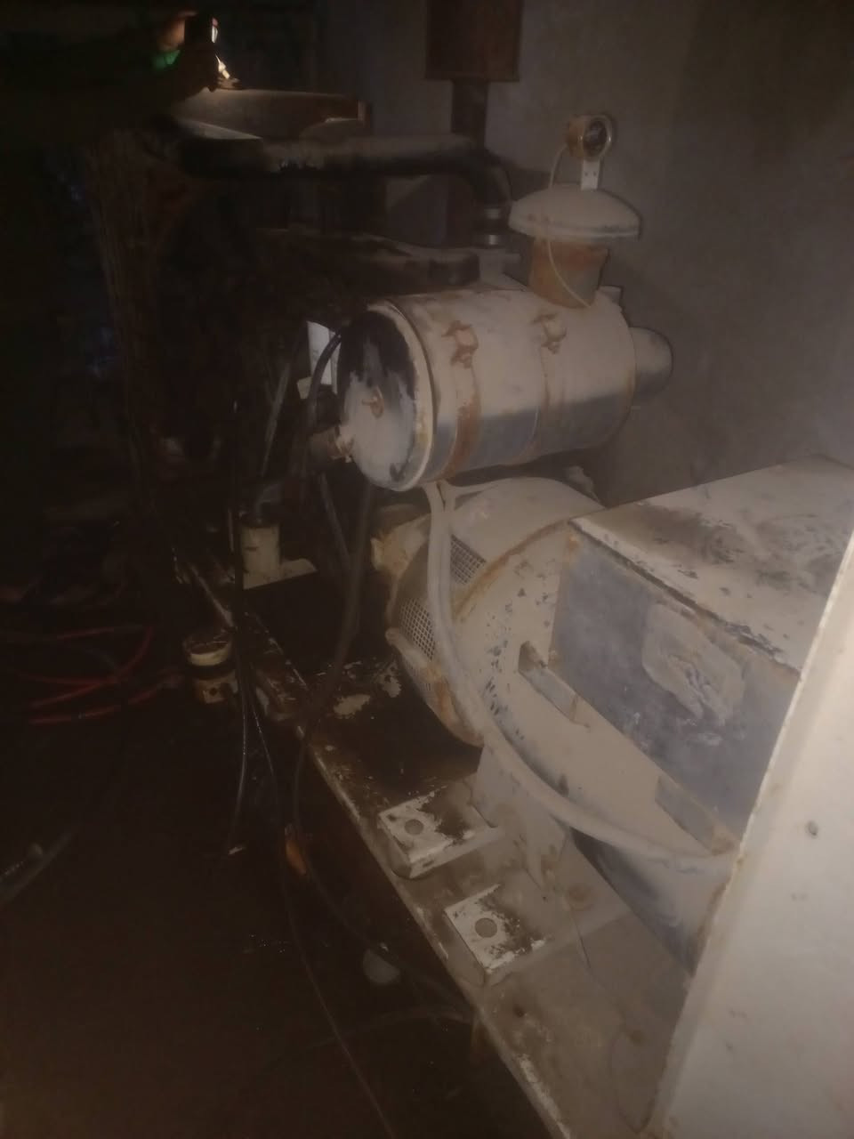 مولد بيركز 150كيفي عدد خطوط 200وكسور مكينه نضيفه ماغاسلها موقع لبهادريه  قريب ع لفوك ولمكان لي بي هسه لمولد لا اجار ولا شي سعر ع وتساب ***********
