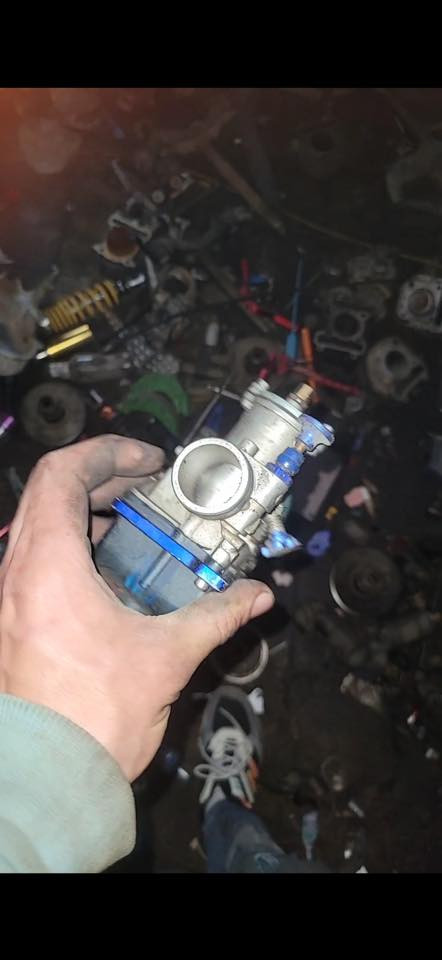 سلام عليكم
كابريتر قفاز للبيع حجم ٢٨ 
وشاير سكنس فحل مال رمبه 
السعر الكابريتر ٢٥
سعر الاشاير ١٠ 
***********
