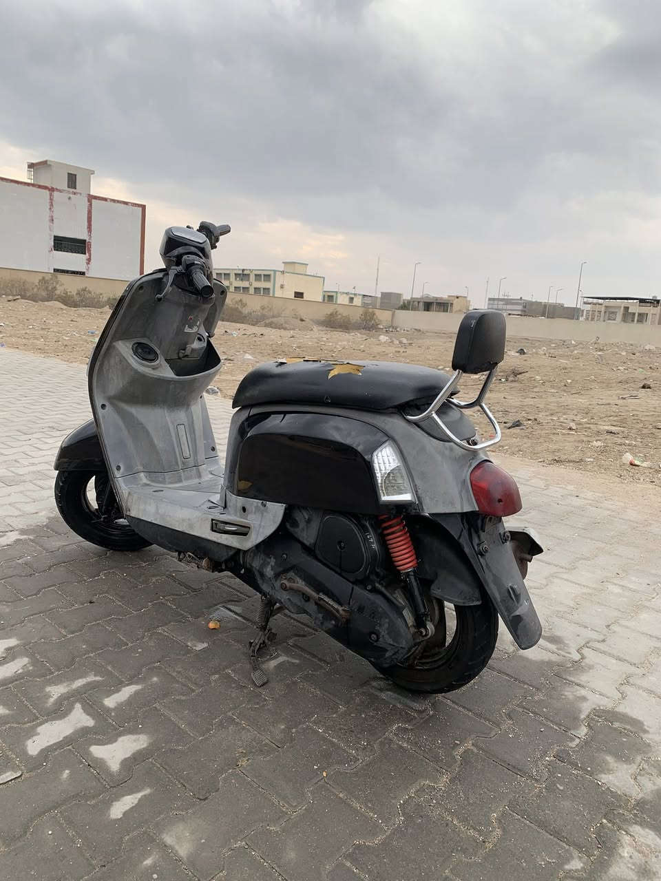 السلام عليكم ماكس بوليسي رمبه كفاله عامه ومابيه نقص كلشي شغال وجديده كلش ومكينه خرسه  السعر 850 وبيه مجال الشراي مكاني بصره تقاطع الكزيزه رقم***********
