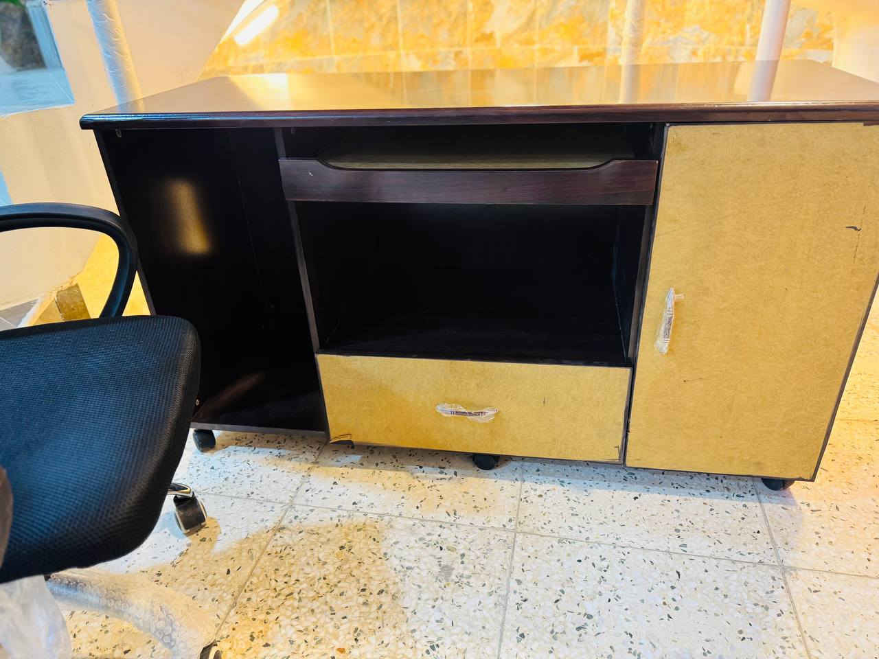 السلام عليكم ميز حاسبه ام دراسي جديد خشب ثقيل وياه كرسي دوار الثقيل ب70 قفل بدون عمله


**إذا كنت صاحب هذا الإعلان وتريد حذفه لأي سبب، رجاءا أرسل رسالة إلى الدعم الفني**