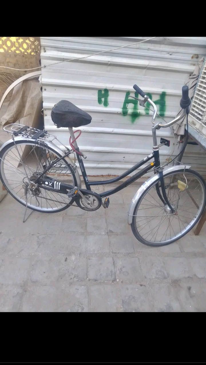 سلام عليكم
باسكل للبيع 
حجم27
السعر100
***********الرقم
ملاحظة📍مكلف بل نشر
