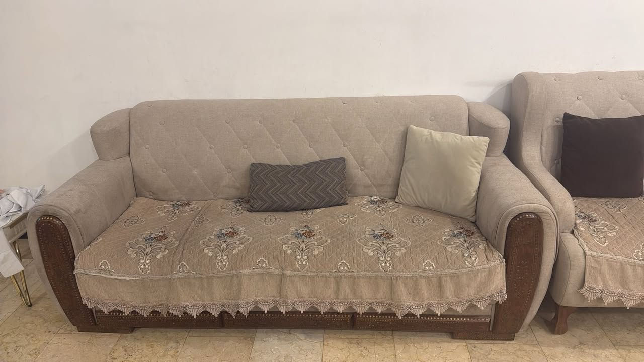 10مقاعد  تركي للبيع بغداد حي الجامعه
