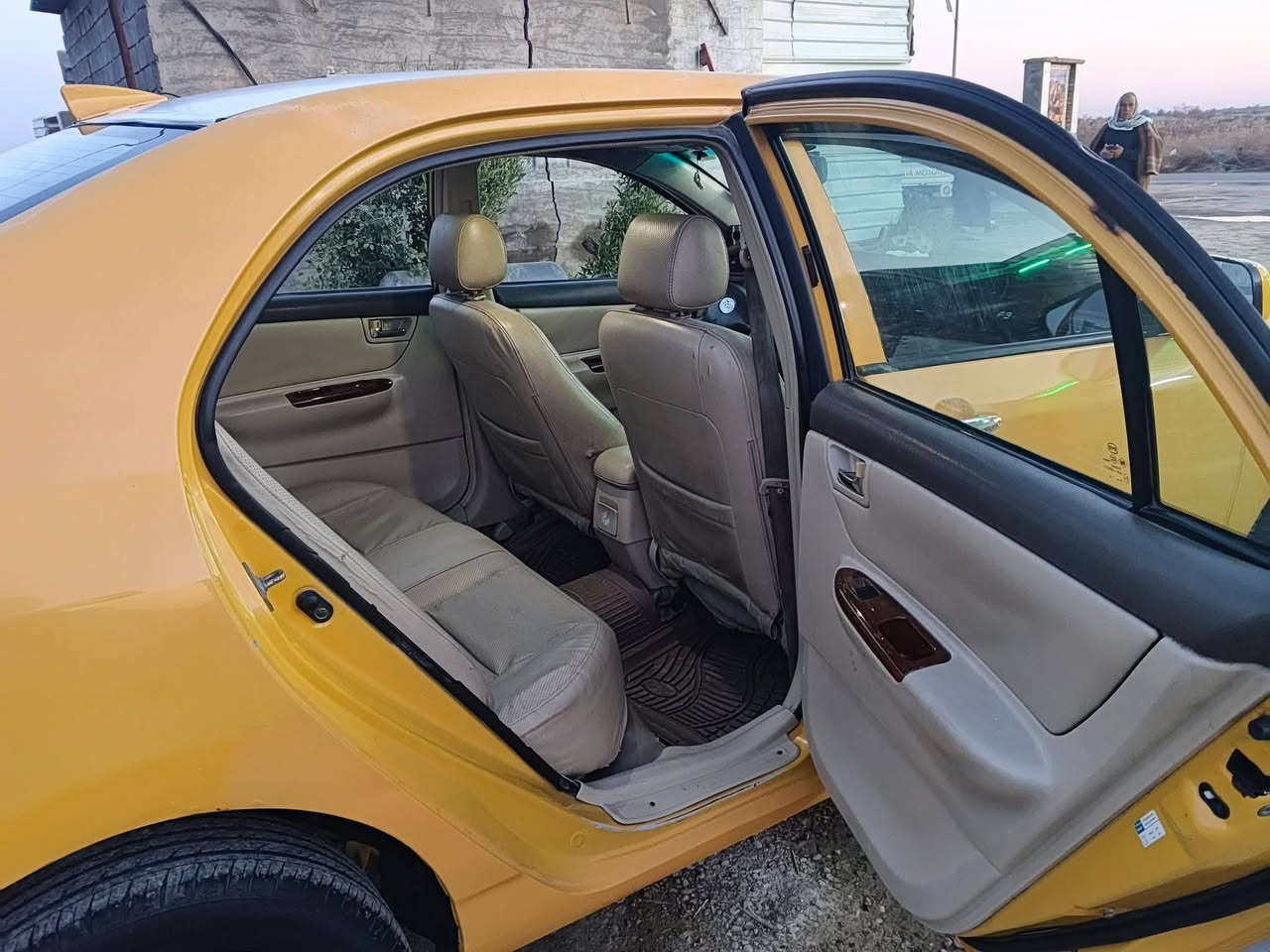 السلام عليكم ورحمة الله وبركاته
للبيع بي واي دي موديل 2011
سيارة جاهزة بس المحرك ايكص عندي 
سياره تمشي او اشتغل بيه ماموكفتني ابد اب شارع يعني بس ايكص كل 15 يوم  نص لتر للستفسار هذا الرقم ***********
السعر 52 أو بيه مجال
