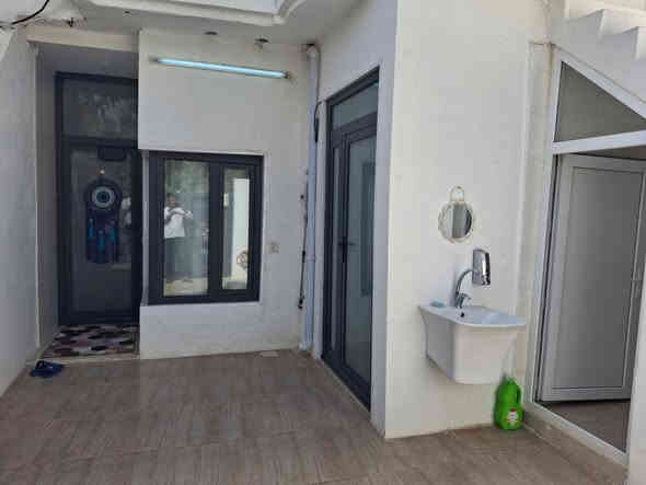 🌹بەناوی خودای گەورە🌹

🎯نڕخی زۆڕ گونجاو  375گڵا
🏦ئەم  خانوە بۆ فرۆشتن
♦کەلار _گەرەکی گازینۆ(گـۆران)
🔹رووی.خــــــۆری یوارە بەردم هەدیقە
♠ڕوبەری 100م۲

♦خاوەنی بەدڵ و گیان کردوێتی👉
🔹هەمووی دکت و مەغریبـیـە

🔹نزیک مزگەوتــــــــە 

♣خانویەکی زۆر پاک و خاوێن
🔹نزیک بازاڕەکە گازینۆ
♦مەوقعێکی زۆر جوانی هەیە
♦دراوسێ زۆر چاکە
♦ماڵی دۆســـــتـــــــە
♦بۆ زانینی نرخ خاڵێک لە کۆمێنت دانێن
♦ئەم خانووە پێکهاتووە لە یەک قات

🔶 مــــــــــــــــــیوان 🪑🚪
🔶 مطــــــــــــــــــبخ 🫖🍽️
🔶 مساعد مطــــــبخ 🍽️🫖
♦ ژوری نوستن
🔶 ڕۆشـــــــــــــنایی 🪟
🔶 مشتەمــــــــەلات 🛁🚿
🔺حـــمــــام،سـەرئــــاو

ژم***********
https://www.facebook.com/share/14yprqL5u7/
