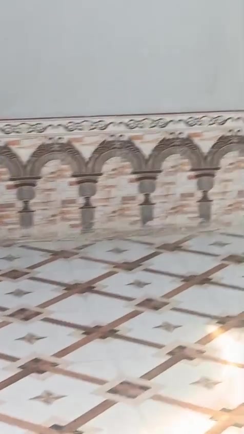 سلام عليكم بيت 100متر مساحته 
قريب عل الحريه سكان صناعي السعر38ماي مجاري 
البيت عكاده ***********
