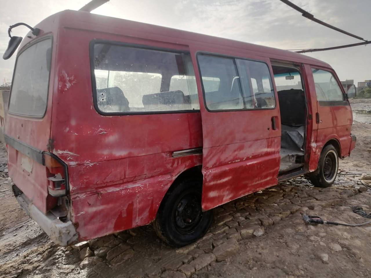 سلام عليكم مازده للبيع بدون راعي سنويه ضايعه مكينه كاز 2700 سياره شغاله مكان السياره ناصريه سعرها 10 ورقات/ ***********
