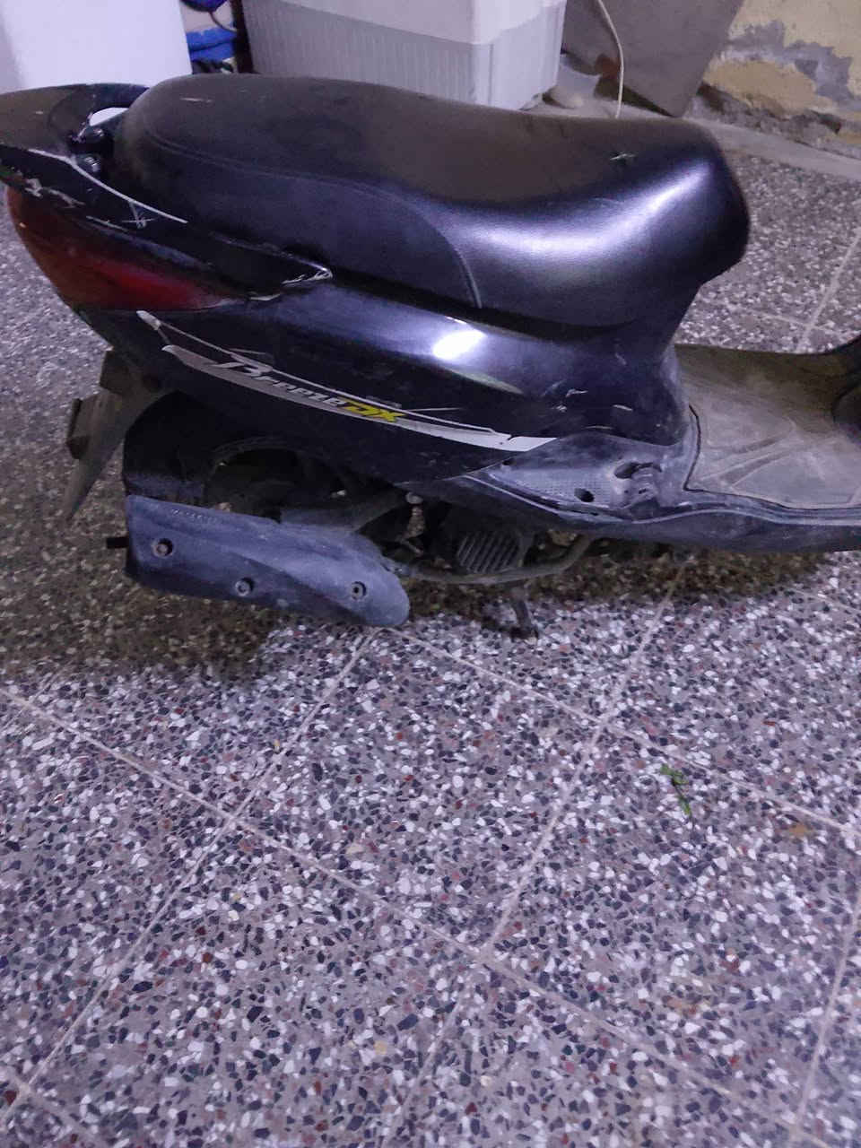 السلام عليكم دراجه بريز كهربائياته شغاله مكينه بيه لاستيك ولف دراجه نضيفه مكان شعب الجمعيات سعر400 وبيها مجال ***********
