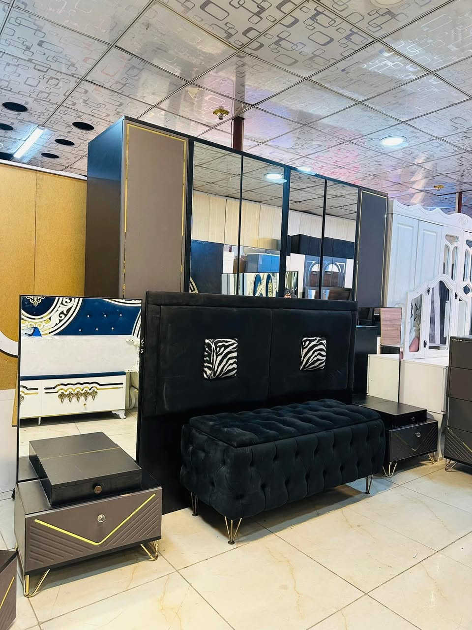 غرفه تركي مستخدمه 🛠️
غرفه ماركه 8قطع 🔥
غرفه نضيفه مثل بل صور ✨ 
غرفه ول توصيل وشد650فقط ✔️


**إذا كنت صاحب هذا الإعلان وتريد حذفه لأي سبب، رجاءا أرسل رسالة إلى الدعم الفني**