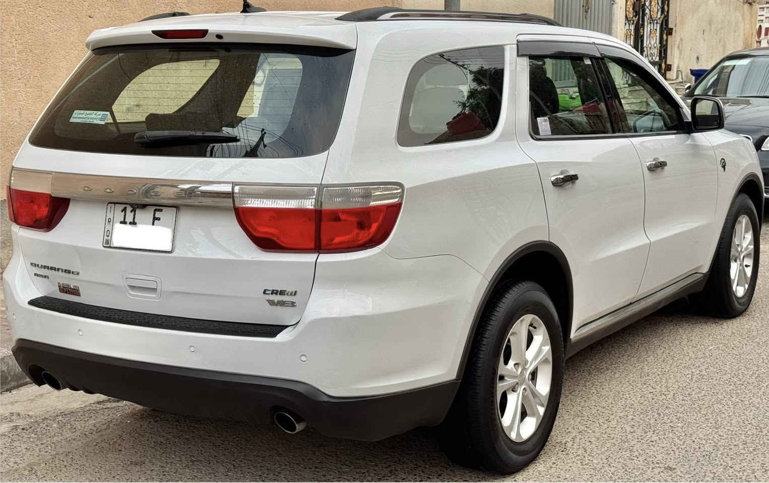 السلام عليكم للبيع دوج دورنگو موديل 2013 وارد خليجي كفالة عامة من الصبغ والضربة والتبديل والفتح سيارة جديدة جداً على وضع الشركة بيها فقط اربع اصابع بارد بل ربع مال جاملغ الامامي جهة السايق مكينة وكير كارتون برغي ما مفتوح بيها مكينة جديدة حجم المحرك 8سلندر 5700 حدادية وتخم تاير شد جديد سيارة جديدة كلش ماشية 150ألف حقيقي سيارة فول مواصفات فتحة كشنات جلد وكهرباء بصمة وبصمة ابواب باب الصندوق سلايد شفط تحكمات ستيرن وبعد هواي مواصفات ما ذاكرهن رقم بغداد انگليزي سنوية ما منتهية شرط التحويل سيارة جاهزة برغي ما بيها نقص وسيارة ما تعبانة ابد جديدة جداً 

_______________________________________

العنوان :البصرة

السعر : 180 وبيها مجال 

للأستفسار الأتصال:***********/***********
