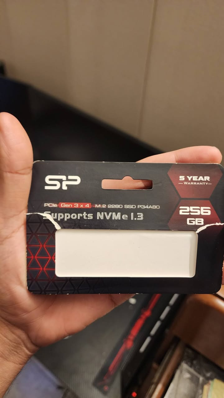 السلام عليكم
عندي حاسبة وياها شاشة MSi المواصفات بالصور موجودة 
وضفتلها هارد ايضا خارجي صورته


**إذا كنت صاحب هذا الإعلان وتريد حذفه لأي سبب، رجاءا أرسل رسالة إلى الدعم الفني**