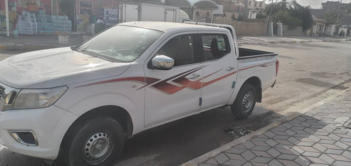 سلام عليكم نيفاره ٢٠١٦ مكفولة كيرعادي رقم واسط مكان السيارة واسط الصويرة ***********
