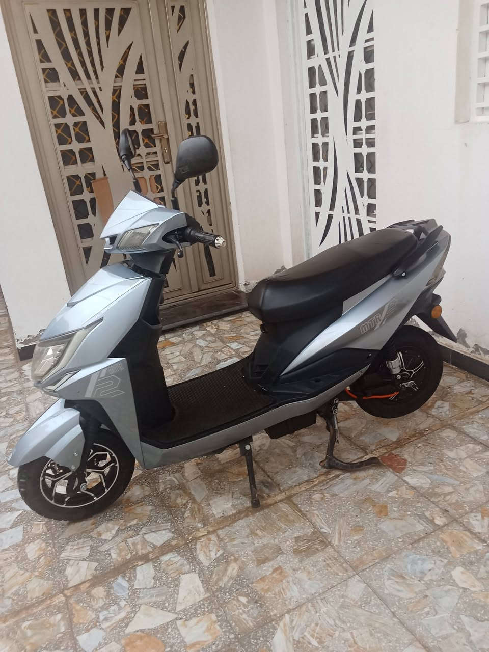 السلام عليكم دراجه سكنس شحن للبيع شغاله اي نقص مابيه تقطع مسافه 60 السرعه 60 تشغيل عن بعد جهاز انذار ثلاث نمر السعر 475وبيه مجال المكان دوره وهذه رقمي ***********
