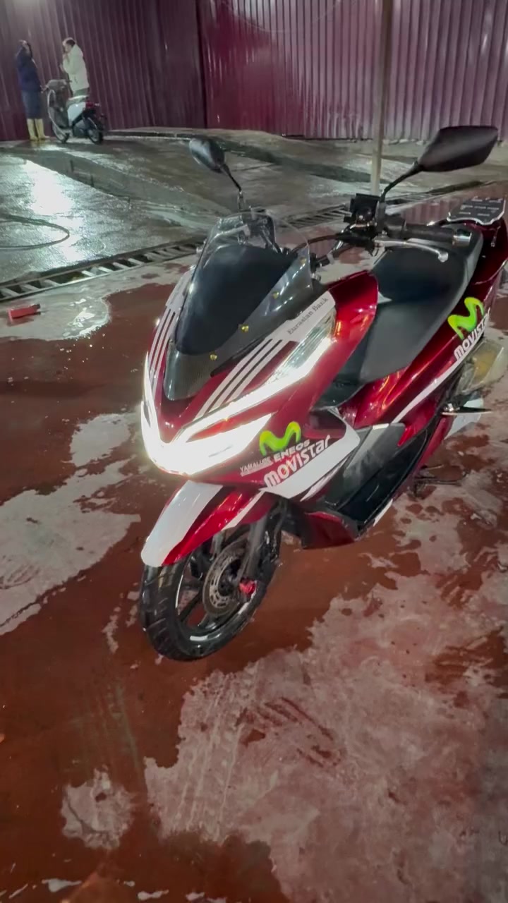 Pcx جيل ثالث وارد كوري
الدراجة جديدة الوشم جاي بيهة من كورية 
كفرات بيهن لمعة بلادية الدراجة جاية هيج لمعته كفرهة اصلي مكينه وكلجات مكفولة 
مكان الدراجة الحسينية قرب المرور 
الرقم ***********
