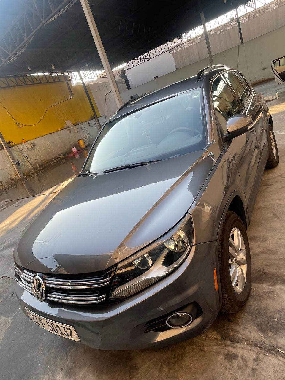 تيكوان ٢٠١٧ مواصفات امريكي سياره موجود باربيل رقم سنويه هزه كله جديد مكينه ٢٠ تيربو بيها ٥ قطعه صبغ بجم والخلفي كبس ايرباك سقف طاك كهربائيات كير والمحرك كله بشرط مامفتوح استفسار ع هذا رقم *********** أربيل, العراق
