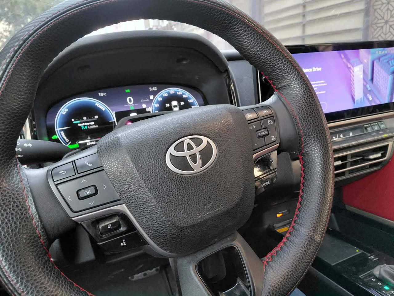 السلام عليكم
� للبيع تويوتا كامري 2025 أمريكي حادث بنيد رقم بغداد جديد سياره  ماشيه  ٣٤ ألف قابل للزياده

⭐ مواصفات XSE فوول مواصفات
⚫ اللون: اسود دشبول أسود ووماروني❤️
⚙️ المحرك: 2500 هايبرد 

المواصفات:
✔️ بصمة تشغيل + دخول ذكي
✔️ شاشة لمس كبيرة
✔️ Apple CarPlay & Android Auto
✔️ كاميرا خلفية + حساسات
✔️ نظام رادار (تنبيه خروج المسار)
✔️ مثبت سرعة ذكي
✔️ مانع تصادم أمامي
✔️ تحكم بالمقود
✔️ كراسي جلد رياضية ماروني
✔️ كراسي كهرباء مع تسخين وتبريد
✔️ فتحة سقف بانورما
✔️ وياله  XSE رياضي
✔️ إضاءة LED أمامية وخلفية
✔️ نظام صوت قوي
✔️ مكيف أوتوماتيك
✔️ أوضاع قيادة (Sport / Eco)
وبعد بيهه اهواي تفاصيل ما ذاكرهن مكاني بغداد الشرطه الرابعه السعر 260 وبيهه مجال قليل اي ستفسار اتصل وتدلل رقمي ***********
