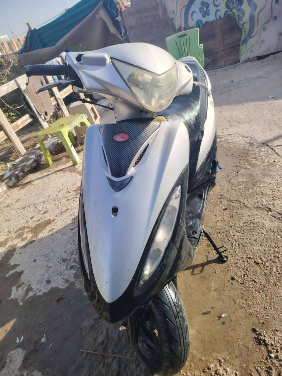 كامكو جي فور للبيع ما مفتوحه نكره سلف السعر 500 وبيها مجال حك الجيه اليريدها يتواصل  على خاص او رقم الهاتف ‎0781 766 2472
