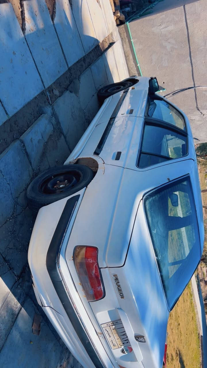 السلام عليكم  بيجو بارص 2013 ،سنويه منتهيه ، باب الخلفي مبدل السياره متروكه ياردله ترتيبات ، السعر 35 وبيه مجال بسيط 
***********
