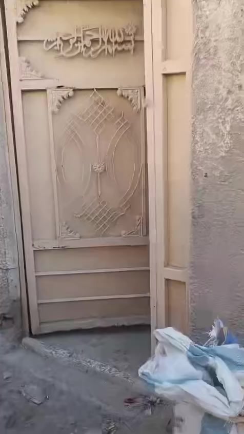 🏡 للإيجار – بيت 100 متر
* طابقين
* 3 غرف
* استقبال
* صالة
* نظيف وجاهز للسكن

📍 العنوان: بلديات – بداية المعسكر

💰 الإيجار: 350 ألف دينار (قفل)

📞 للجادين فقط: ***********

