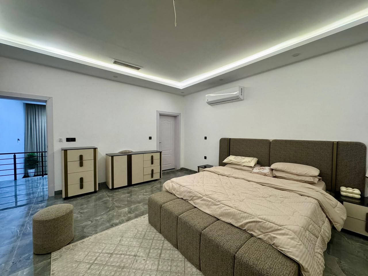 بيت للبيع في مجمع زانر ستي موقع مميز مقابل حديقه
٤ غرف نوم /٥ حمامات /مطبخ حار وبارد/ منظومه شوفاز /منظومه الواح شمسيه 
البيت مؤثث بالكامل

بمقدمة $160,000
للتواصل واتساب 
‪+964 750 004 6696‬
