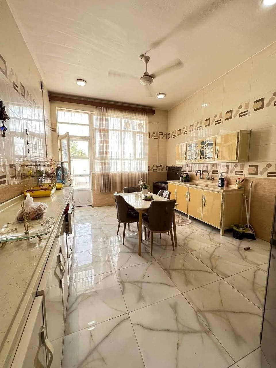 🏠 / دار للبيع مساحه ٢٠٢ م طابو صرف 

            واجهه ٩ م / نزال ٢٢.٥ م 

🧱 بناء حديث درجه أولى 

الطابق الاول / مطبخ . أستقبال . هول . غرفه . مجمع صحيات . كراج . صحيات 

الطابق الثاني / ٣ غرف . هول . مجمع صحيات 

🌍 الموقع / الضباط الأولى قرب مدرسة الحله 

للأستفسار أكثر مراجعة مكتب 
عقارات_أراضي_بابل_الخضراء للمقاولات العامه والتصاميم الهندسية 
شارع ٦٠ .. عمود ٣٠٠ .. مقابل أستدارة علي بقلي 
الشيخ حازم 
وسام محمد 
أبو حيدر / *********** حلة, بابل
