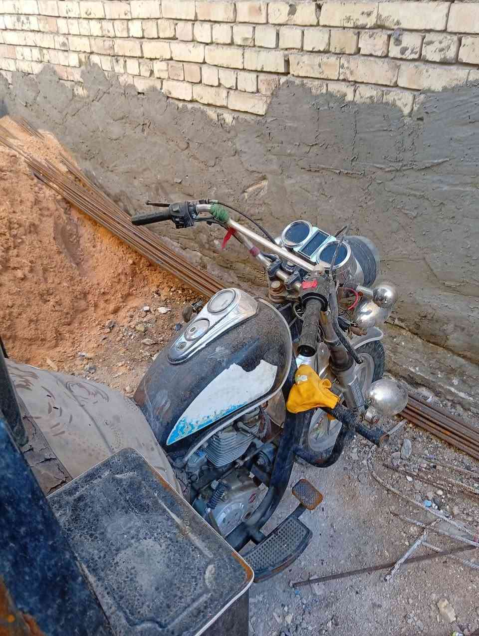 ستوتة للبيع موديل ٢٠
كشك متنقل بيها رفوف وفوك وصفحة كله سندويش تصلح مثل بسطية ( چمبر) على شارع عام وخير من الله جاي وماء ورصيد تبيعون بيها 
و حلويات وجبس 
نظيفه الستوتة وبس بيها شوي محرك نضوح يتصلح ٢٠ ألف وكلشي ما ناقصها العنوان دورة سعر مليونين و١٥٠ ألف أوراق أصولي شرط ترقيم للاستفسار ***********
