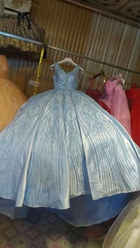 فساتين سهرة • إيجار فساتين • بنات فقط