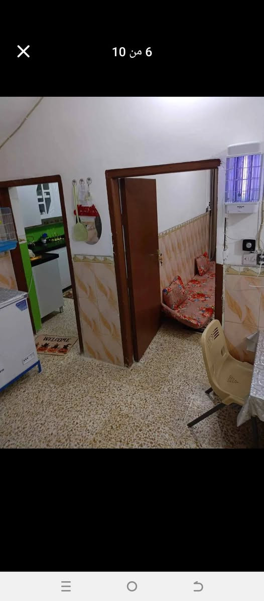 بيت للبيع مساحه 120طابو زراعي سند 25 بنادر الثانيه شارع زين العابدين تفاصيل البيت 3غرف وحده جوه وبيه سويت وثنين فوك كلدور مطبخ حار وباردصيحات داخليه وخارجيه طارمه صاله سعر 85البيت كامل من كلشي ماناقصه شيء يعني يأخذه يجيب غراضه ويكعد وياه البيت غرفه نوم وكاونتر الستفسار اكثر يتصل ع هذه الرقم ***********
