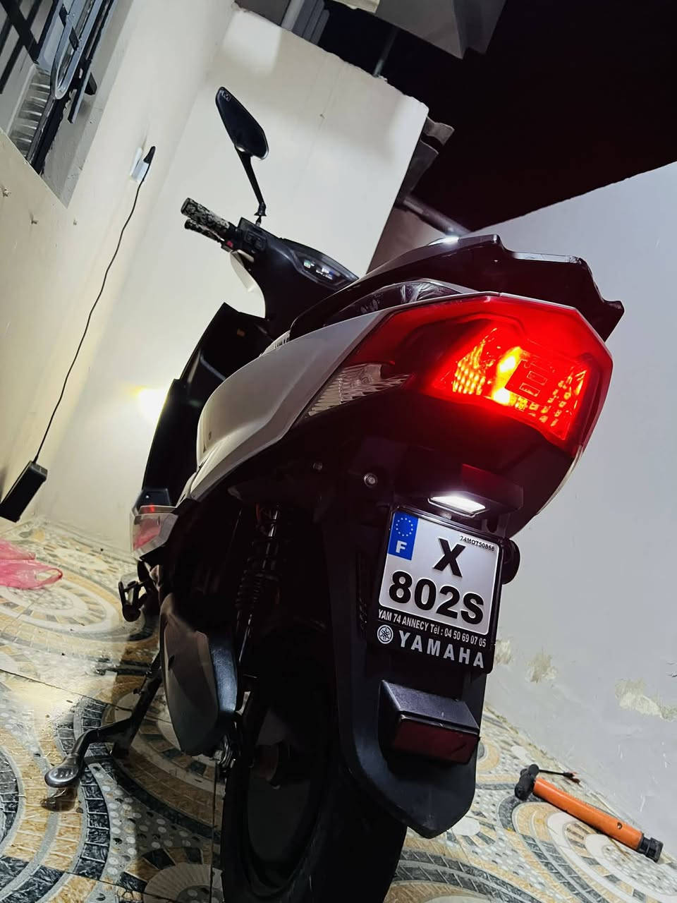 الله الرحمن الرحيم 🥰
اسم الماطور سكنس  🥰
موصفات معروفه  للبيع  
5بطاريات شرط 🥰
3نمر 😍
3/مثبت سرعه 🥰
4/السرعه 80
5/حقيقي 60
6/نضام بارك للتوقف 😍
7/ نضام بك رجوع لل خلف 😍
8/اشاير يمين ويسار+دبل اشاير 👉👈
9/ لايت عالي ناصي 😍
10/مدخل يو اس بي 😍
11/تايات جدد اعراض 😍
12/لون  رصاصي 
13/اصطابات دسك ورا وكدام 🥰
14/صندوق تحت الكشن 😍
15/ قاطع دوري ⚡
16/امرايات عدد2اصليات مال شركه✈️
17/شاحنه ثقيله الاصليه 🥰
18/ملف 1500  ✈️
19/ الماطور ربع ماطصرف عليه 🥰
20/السعر 375 مجال بسيط
21/مكاني موصل مزارع زيونه قرب المرور 
22/رقمي ***********
23/المو شراي لايدخل عل خاص 😍
24/الماطور بحاله جيده جدا 🏍️
25/تحياتي للجميع 🥰
