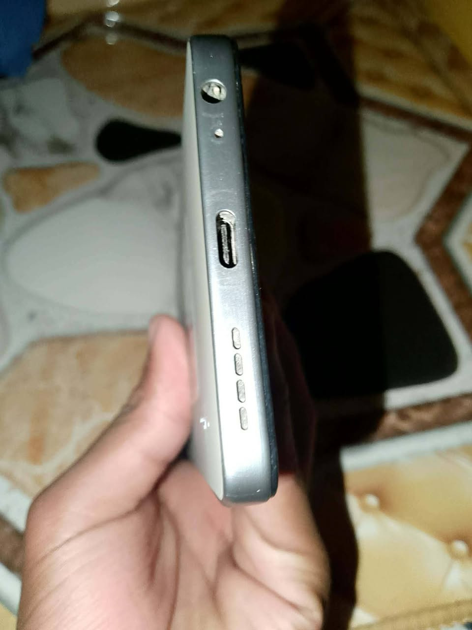 السلام عليكم جهاز للبيع
الجهاز نظيف وعلي ما مفتوح بيه اي شيء 
سعره 130 وهذا رقمي***********
