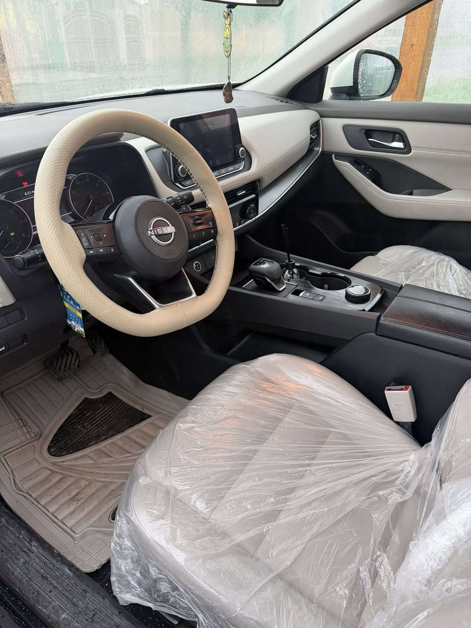 سلام عليكم نيسان روج2023مواصفات SVبلص بانورما دبل اكسل محرك3 بستن تيربوالضررجاملغ الامامي مبدل نفس الون شركه حافت البوند شبر صبغ بدون دواخل بدون ايرباك ماشيه 60 الف مايل السياره مابيها دينار مصرف والسعر170 ومجال "***********ملاحضه السياره مرقمه دهوك بأسمي
