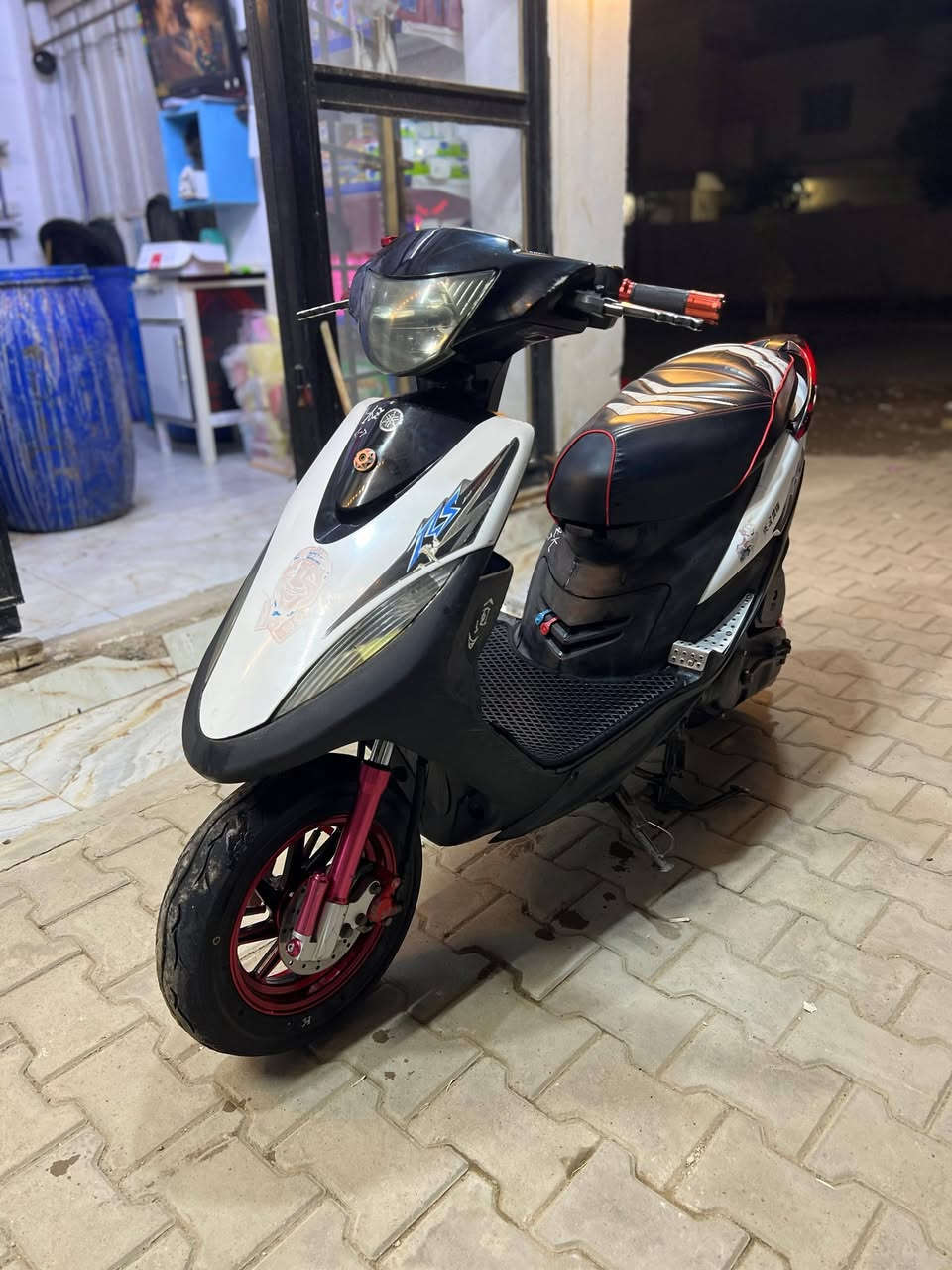 السلام عليكم
دراجه ماكس عدله للبيع بوشه 49 الدراجه مال رمبه جيب فيتر وافحص دراجه بيه هواي تزويد ومتعوب عليه مكاني الكوت للاتصال *********** واكو واتساب
