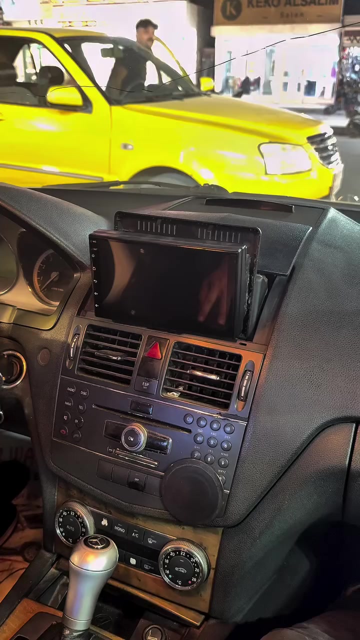 عمل شاشة مرسيدس C200 2008 
كاملة مع الفريم و على فيش الوكالة و بدون تحوير 
الشاشة تدعم ابل كاربلاي و اندرويد اوتو 
كذلك تدعم كافة التطبيقات مثل يوتيوب و سناب تيوب و ستلايت و خرائط و غيرها بصفتها شاشة اندرويد
مركز اجريكو للشاشات العنوان بغداد الجديدة شارع المسبح مقابيل محطة غسيل سيارات المسبح 
***********
***********
#كماليات_سيارات #كماليات #سيارات #اجريكو_للشاشات #mercedes #mercedesbenz
