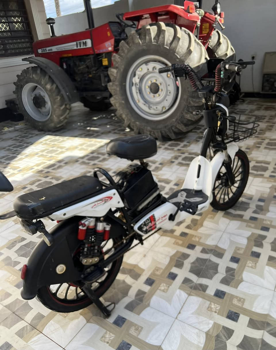 سلام عليكم دراجة شحن موديل ٢٤ كامله مكمله بطاريات جدد شرط الفحص بلباكيت قبل يومين شديتهن الاصليات  كهربائيات كلهة شغاله مابيه اي نقص أخت الجديدة مكاني ديالى بعقوبه السعر ٢٢٥
رقم الهاتف *********** موجود خاص واتساب ماسنجر
