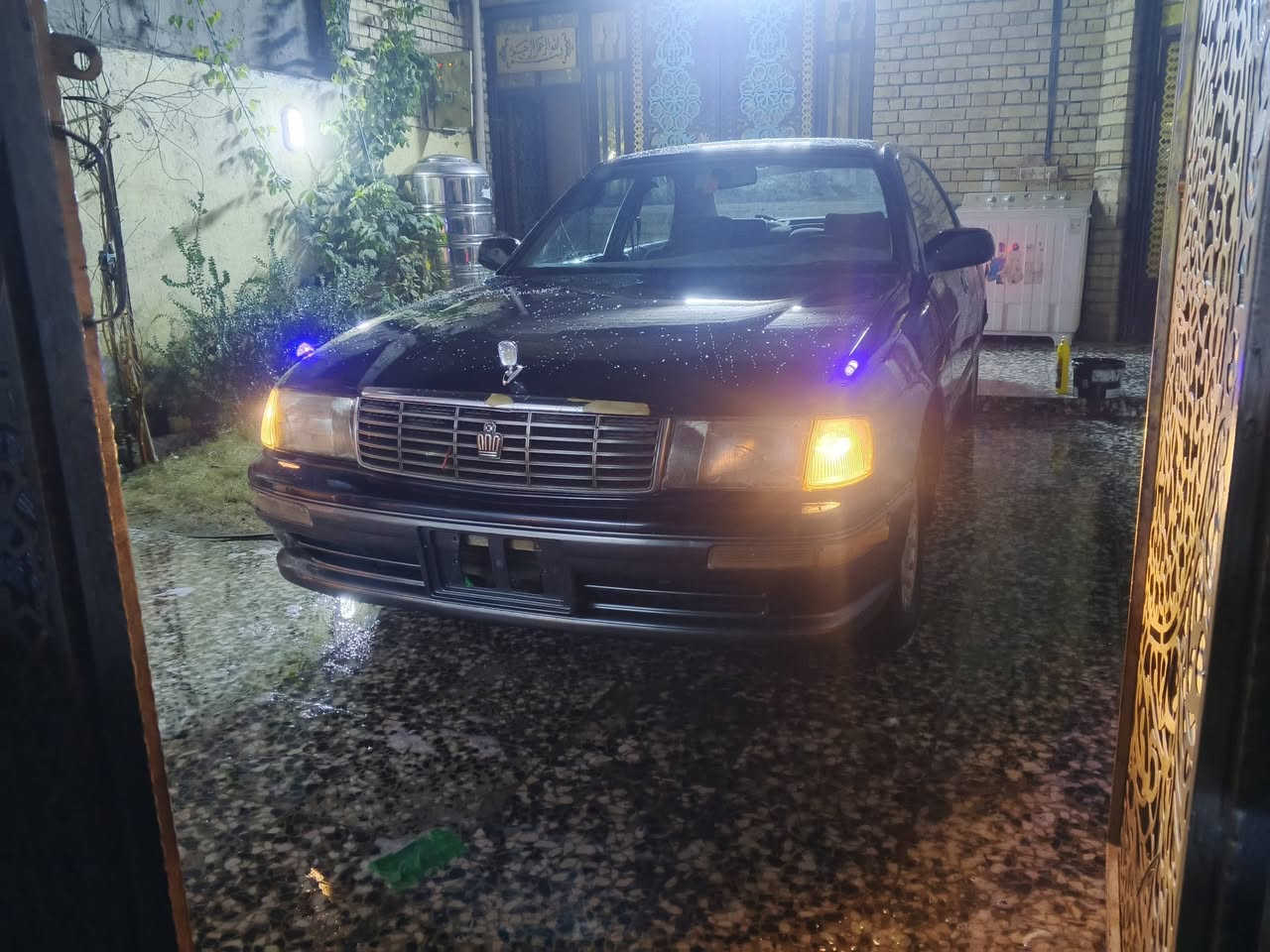 سلام عليكم كراون بطه موديل 94 رقم  انبار انكليزي بسمي مكفوله من الكص ونقل جثه سياره جاهزه لآخر حبايه صبغ درجه أوله العنوان بغداد المعامل السعر 55 وبيها مجال مكينه وكير خير من الله *********** العنوان بغداد المعامل
